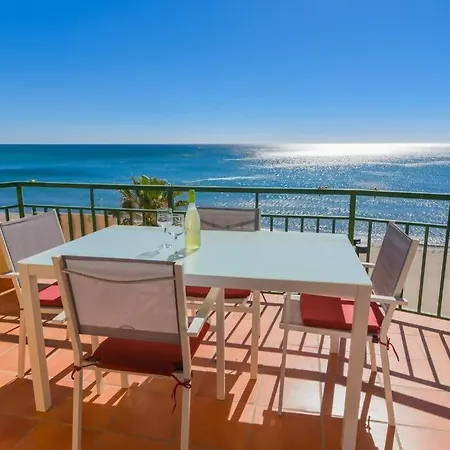 Over The Sea Amazing Views Beachfront 公寓
